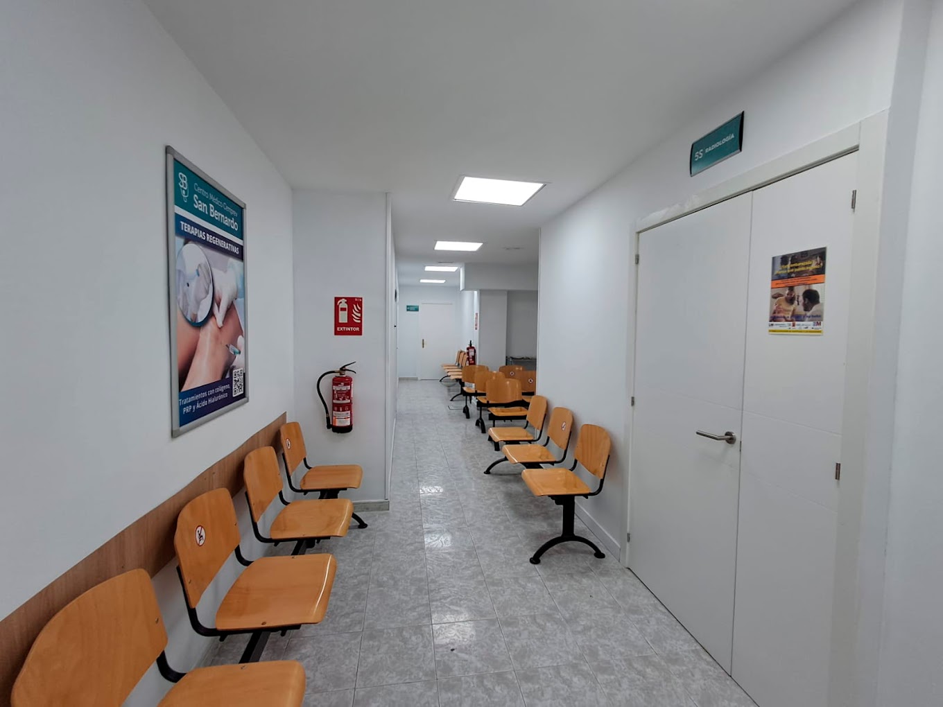 Interior de consulta médica moderna